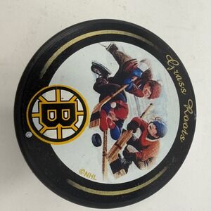 Boston Bruins Hockey Puck Vintage Grass Roots In Glas Co NHL Official Slovakia